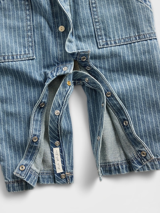 combinaison utilitaire à rayures en denim pour bébé
