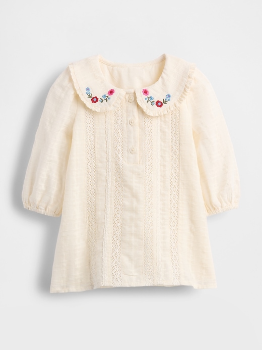 robe brodée pour bébé