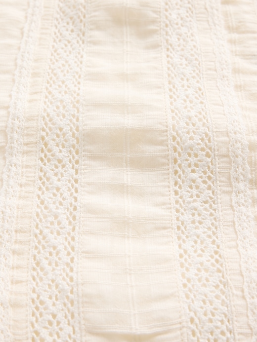 robe brodée pour bébé