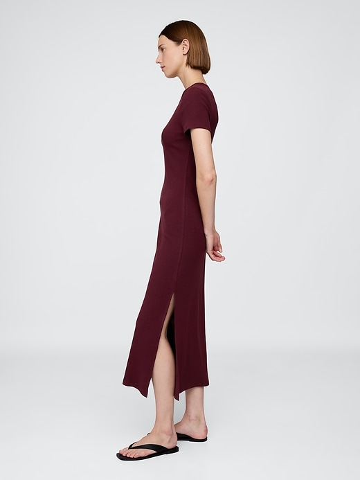 robe t-shirt maxi côtelée moderne