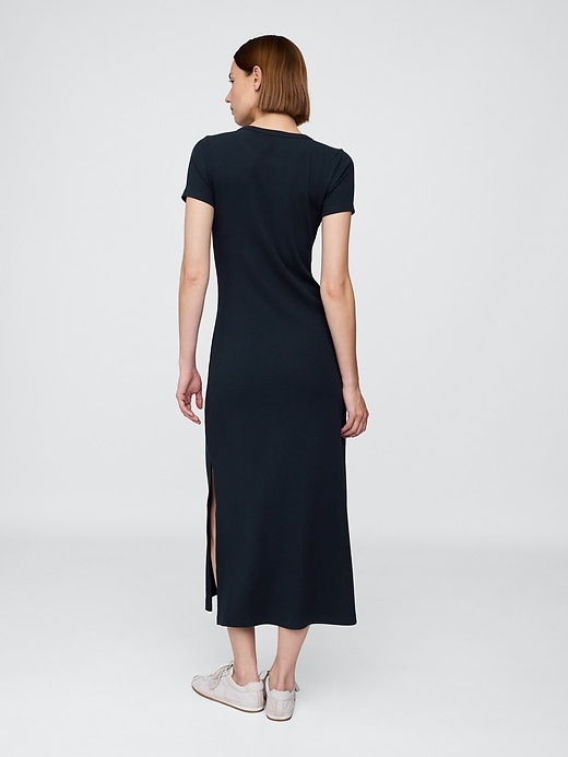 robe t-shirt maxi côtelée moderne