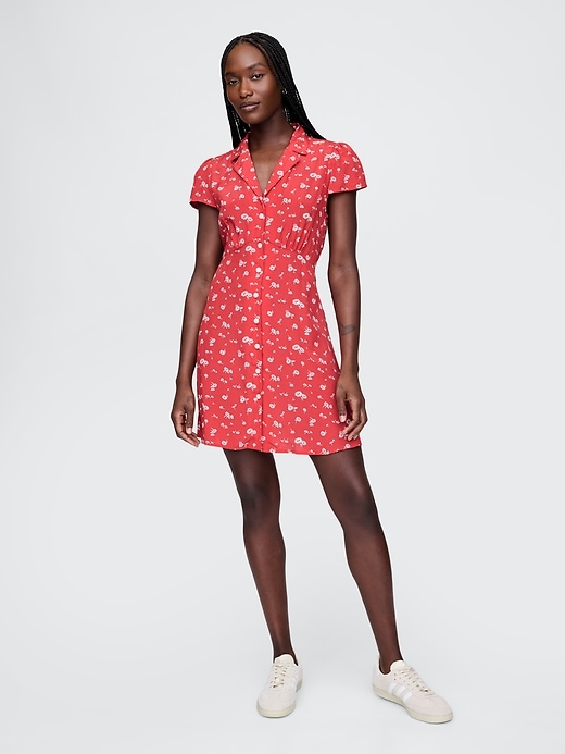 robe courte fleurie en crêpe