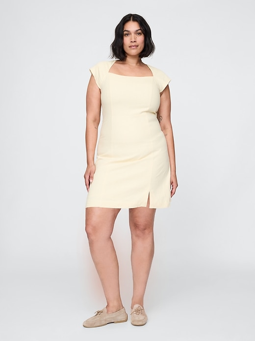 robe courte en lin mélangé à manches courtes