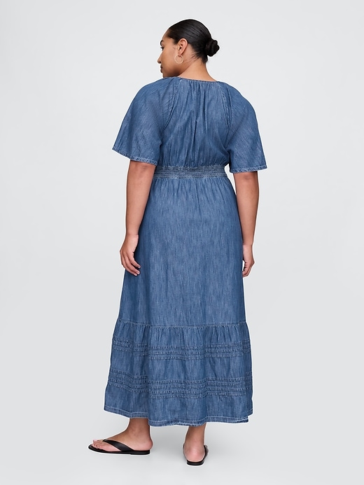 robe longue à volants et manches papillon