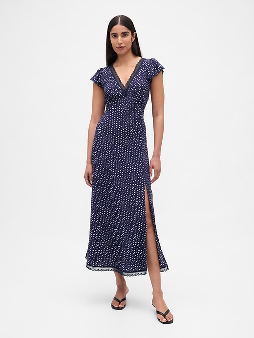 robe longue en crêpe à col en v ornée de dentelle