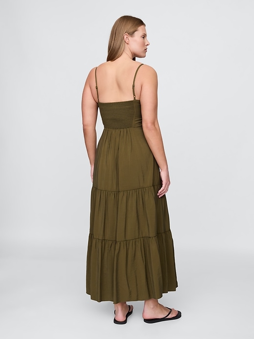 robe longue à volants et nœud sur le devant