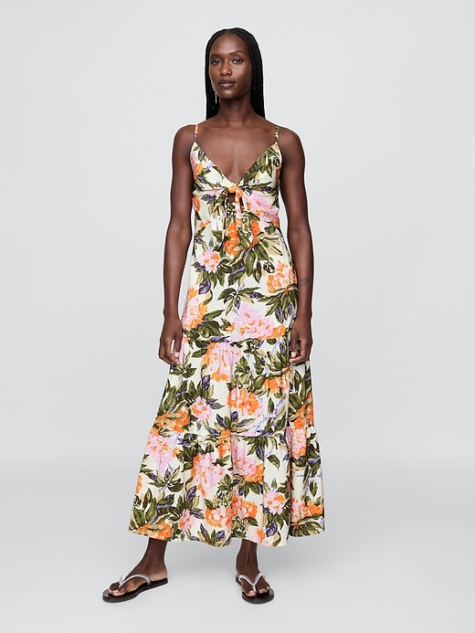 robe longue à volants et nœud sur le devant