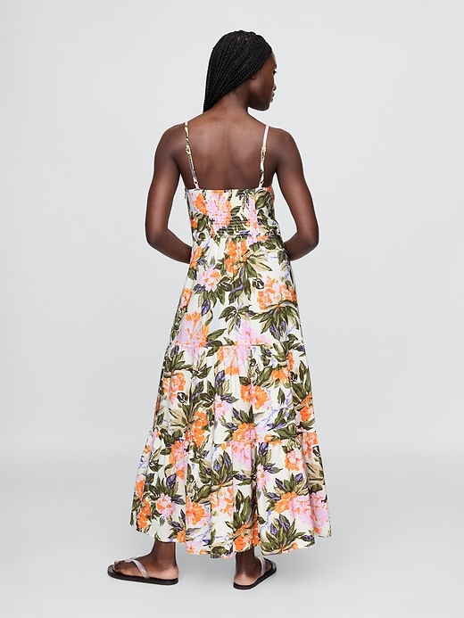 robe longue à volants et nœud sur le devant
