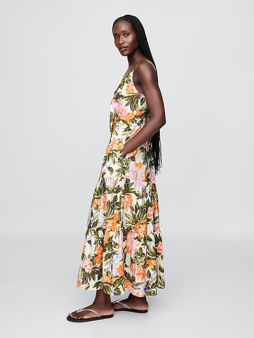 robe longue à volants et nœud sur le devant