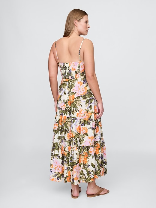 robe longue à volants et nœud sur le devant