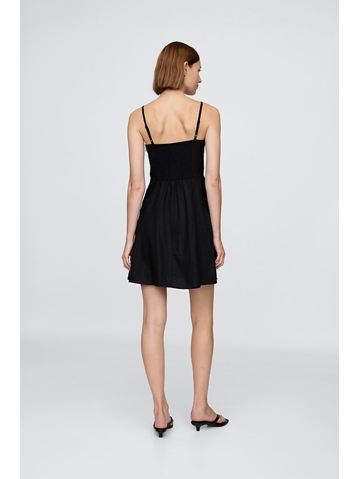 robe courte à corsage froncé en lin mélangé