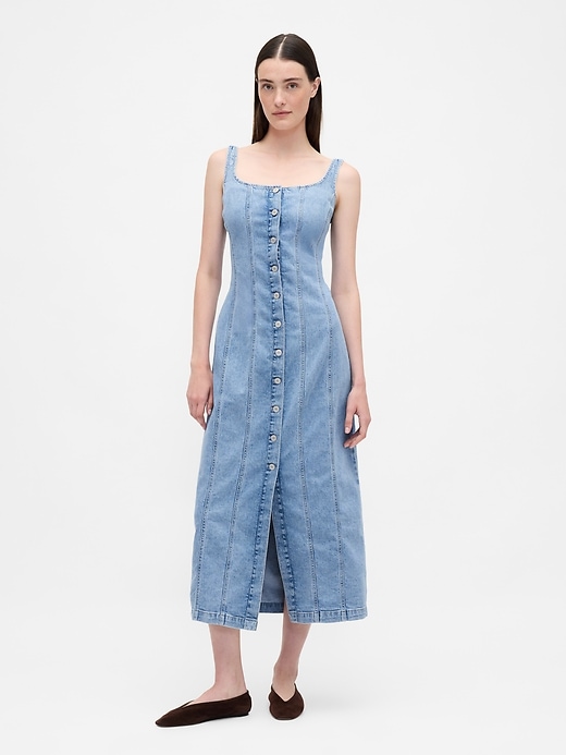 robe longue en jean à coutures apparentes et boutons sur le devant