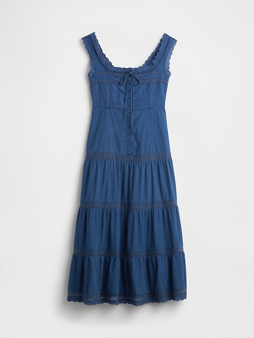 robe longue à volants ornée de dentelle