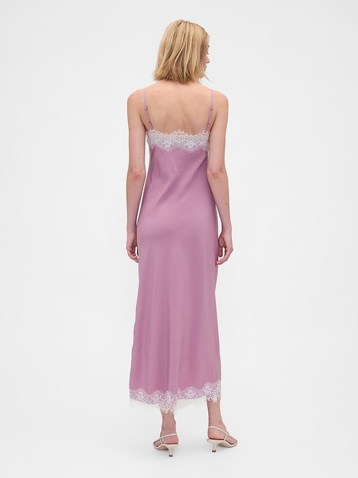 robe nuisette longue à bordure en dentelle
