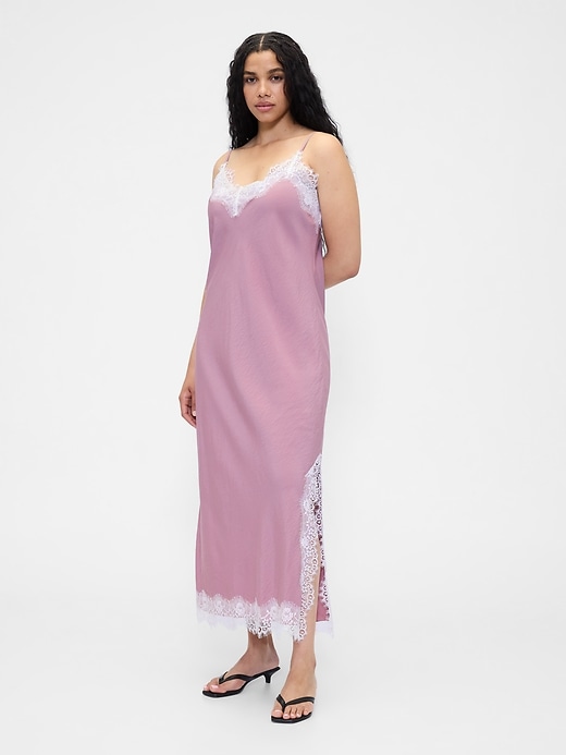 robe nuisette longue à bordure en dentelle