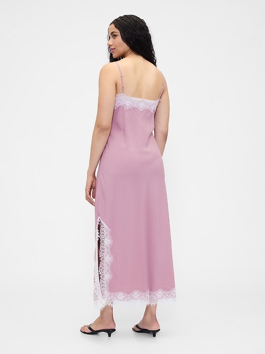 robe nuisette longue à bordure en dentelle