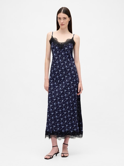 robe nuisette longue à bordure en dentelle