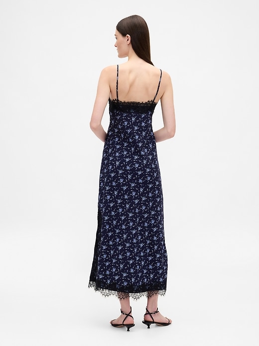 robe nuisette longue à bordure en dentelle