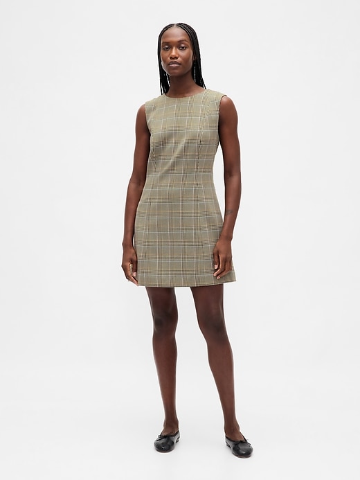 robe courte à col montant