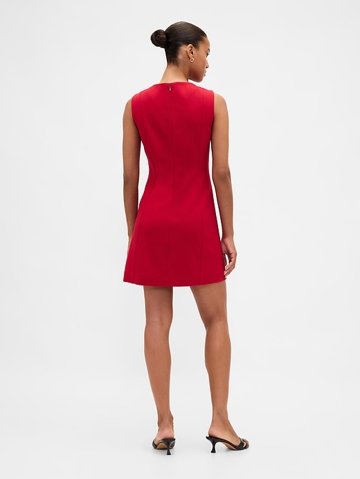 robe courte à col montant