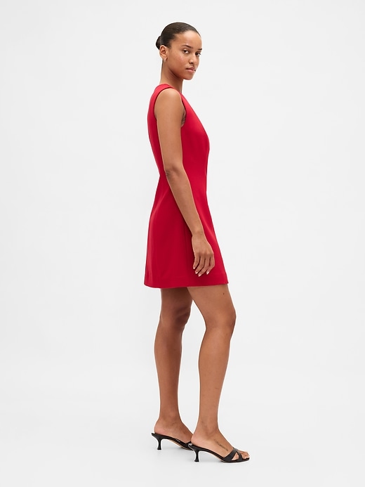 robe courte à col montant