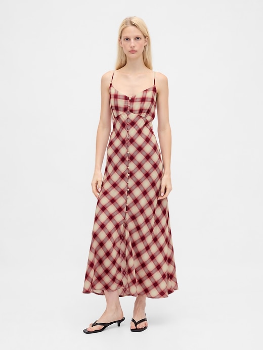 robe longue à bretelles boutonnées sur le devant
