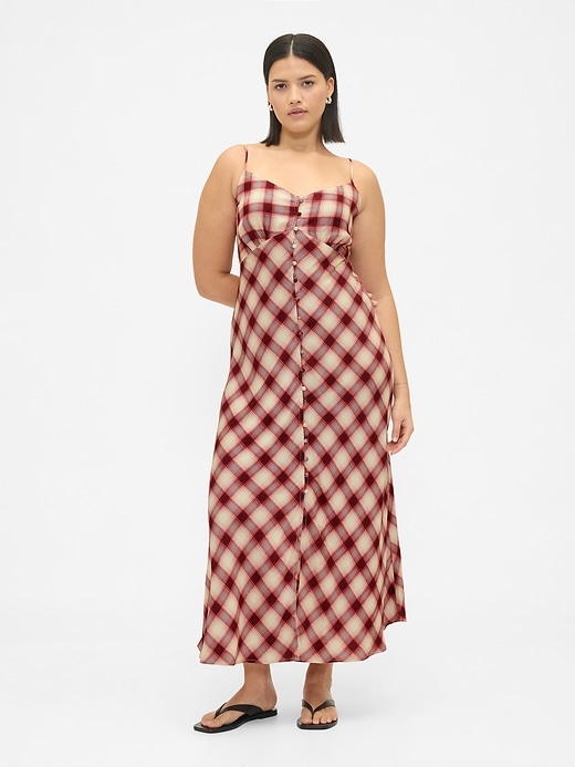 robe longue à bretelles boutonnées sur le devant