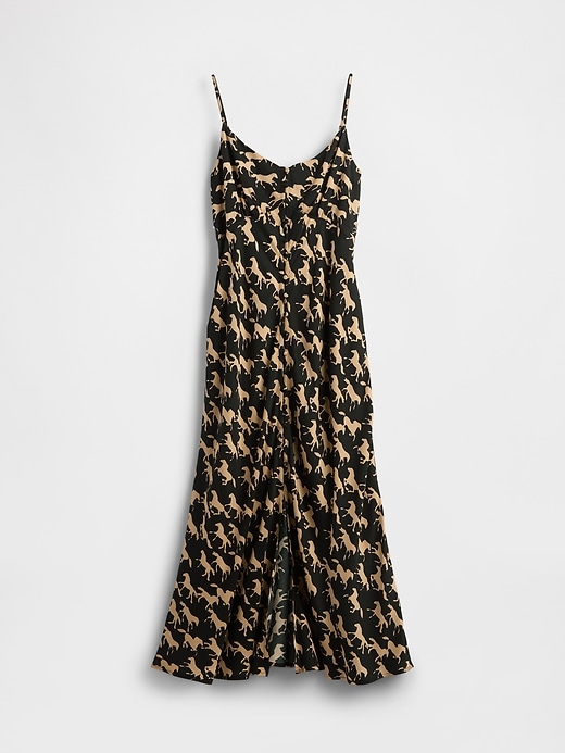 robe longue à bretelles boutonnées sur le devant