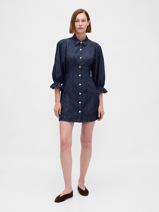 robe courte en jean à manches bouffantes et coutures apparentes
