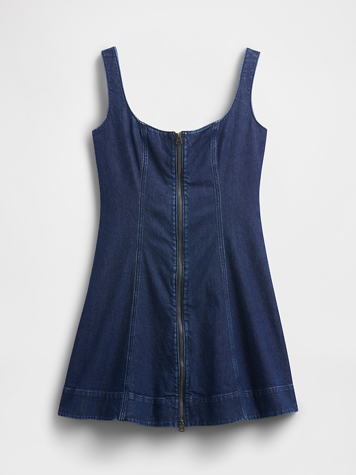 robe courte en jean zippée sur le devant