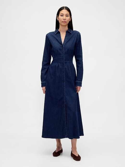 robe longue en jean à plis et boutons sur le devant
