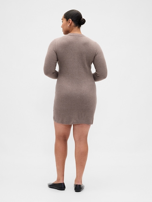 robe pull courte à poches côtelées cashsoft