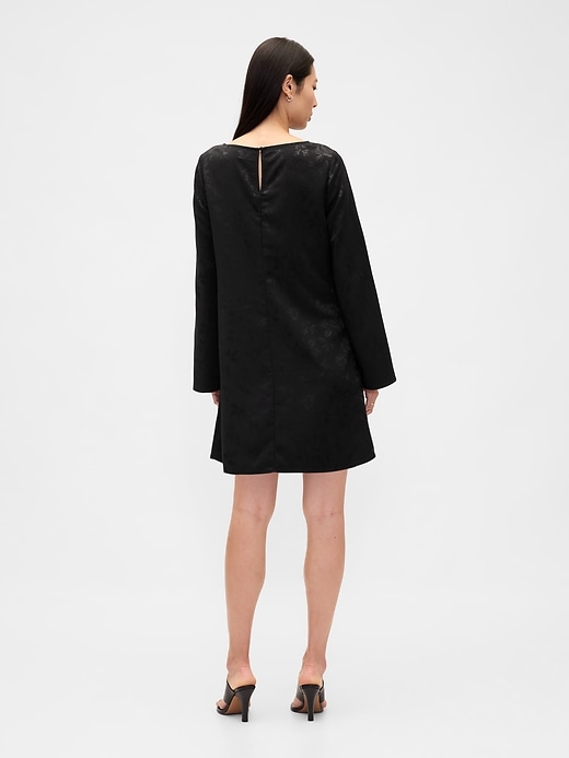 robe courte à col bateau