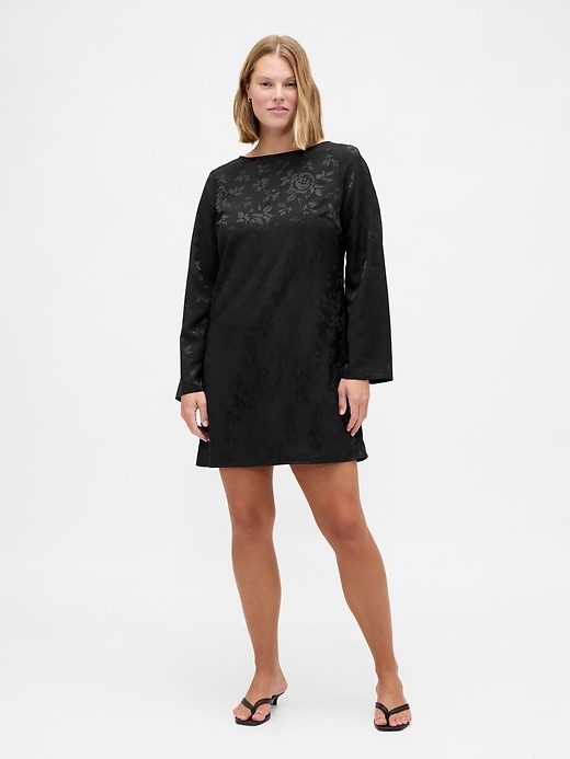 robe courte à col bateau