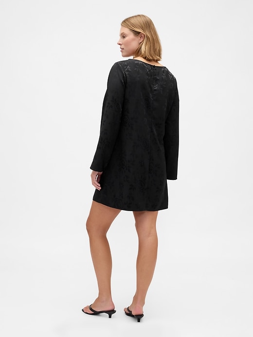 robe courte à col bateau