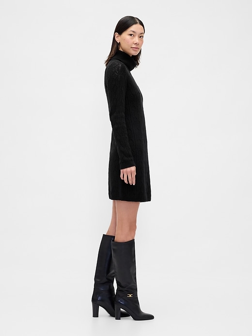 robe pull à col roulé en maille cashsoft