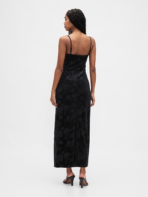 robe longue en velours à col carré