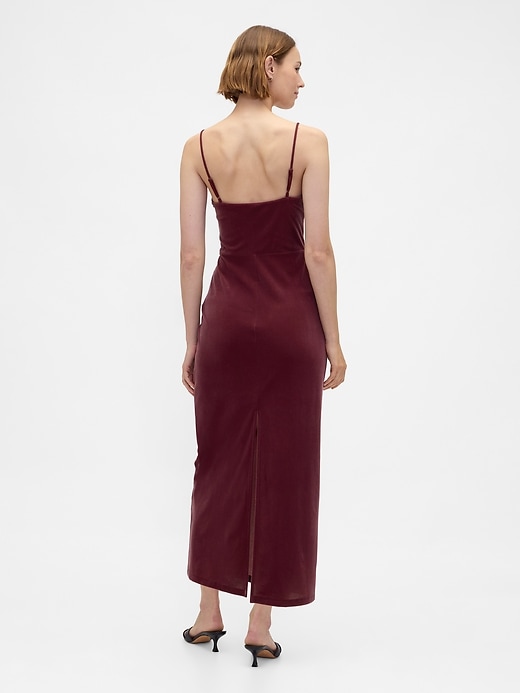 robe longue en velours à col carré