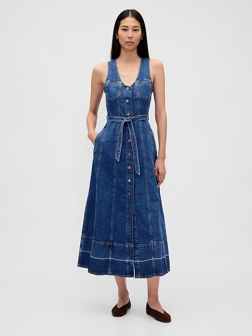 robe longue en jean à ceinture et boutons sur le devant