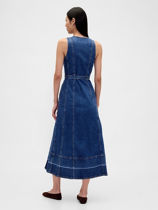 robe longue en jean à ceinture et boutons sur le devant