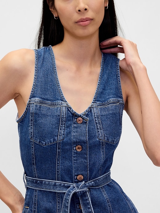 robe longue en jean à ceinture et boutons sur le devant