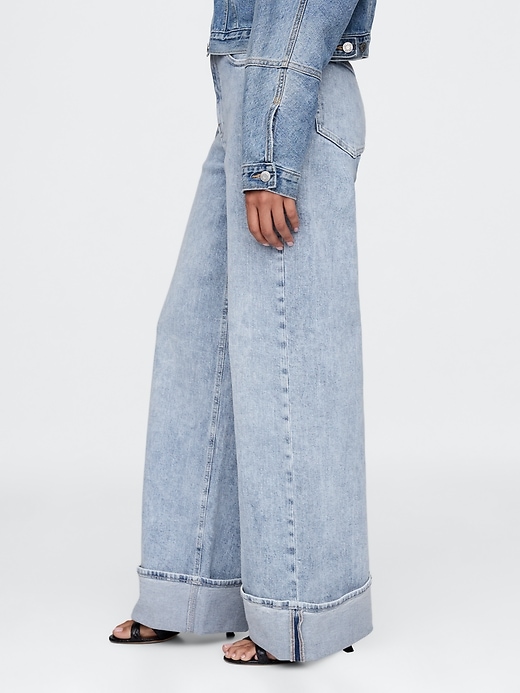 jean taille haute à jambes larges et revers