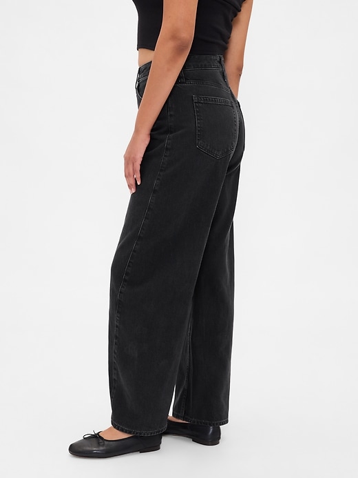 jean taille haute à bretelles pour femmes rondes
