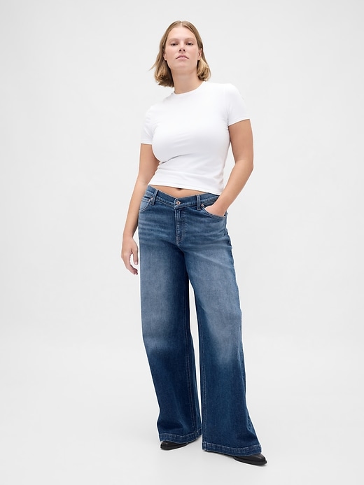 jean taille haute à jambes larges et coupe en v