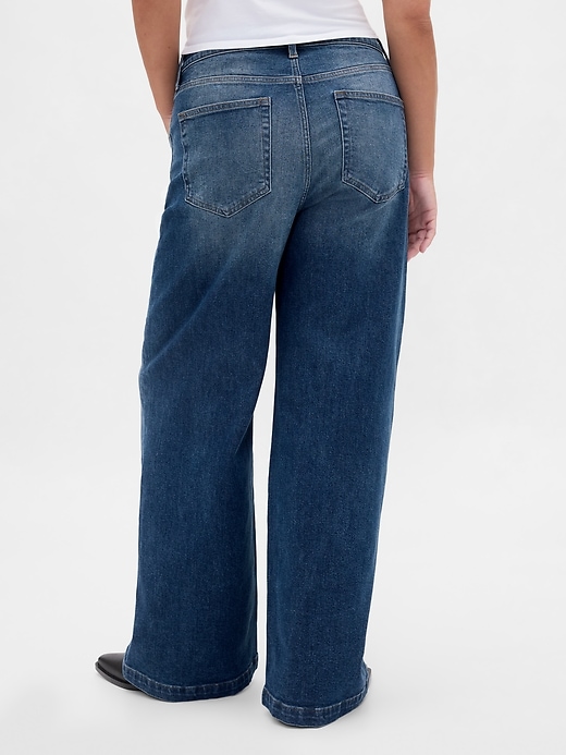 jean taille haute à jambes larges et coupe en v