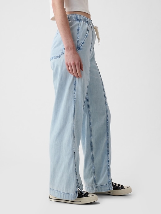 pantalon en denim à jambes larges et confortables