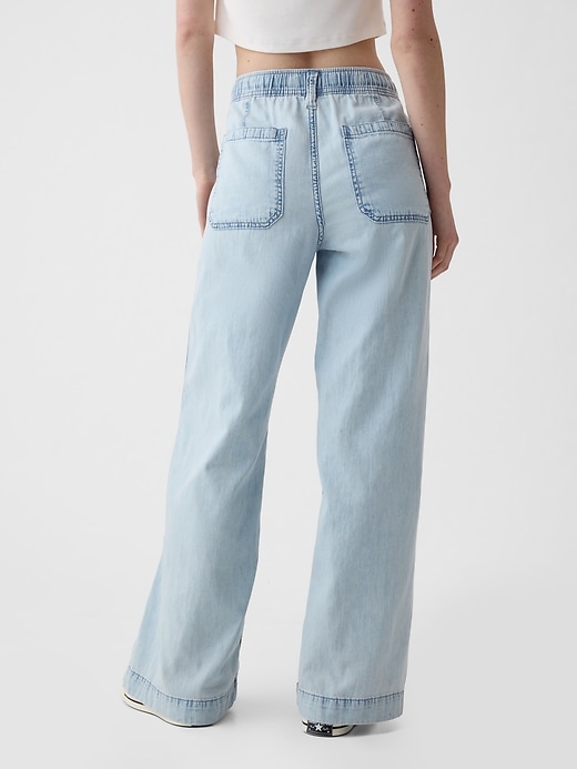 pantalon en denim à jambes larges et confortables