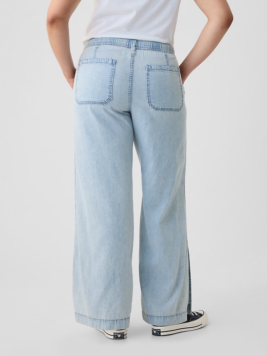 pantalon en denim à jambes larges et confortables
