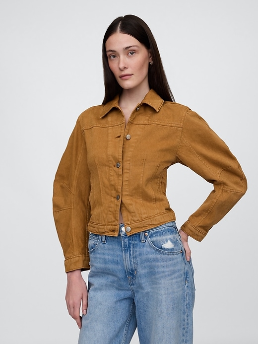 veste courte à manches bouffantes
