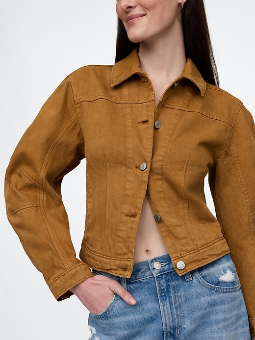 veste courte à manches bouffantes